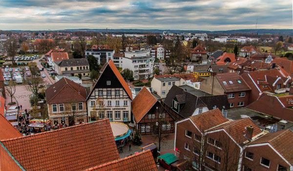 Bramsche ist unser Zuhause. Die Welt übrigens auch. Werbeagentur Osnabrück Bramsche ist unser Zuhause. Die Welt übrigens auch. Werbeagentur Osnabrück